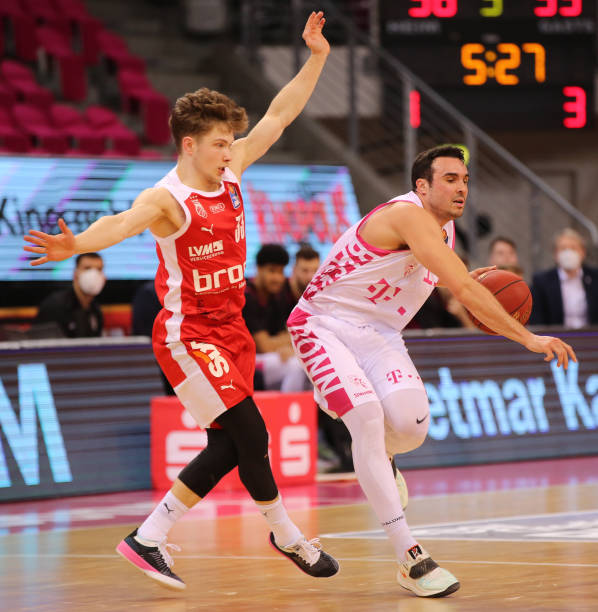 B费与德利 B费与德利